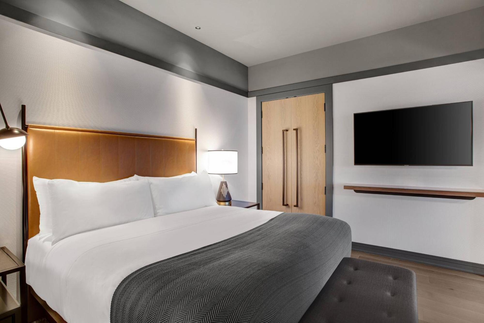 The Farnam, Autograph Collection Hotel 4*
