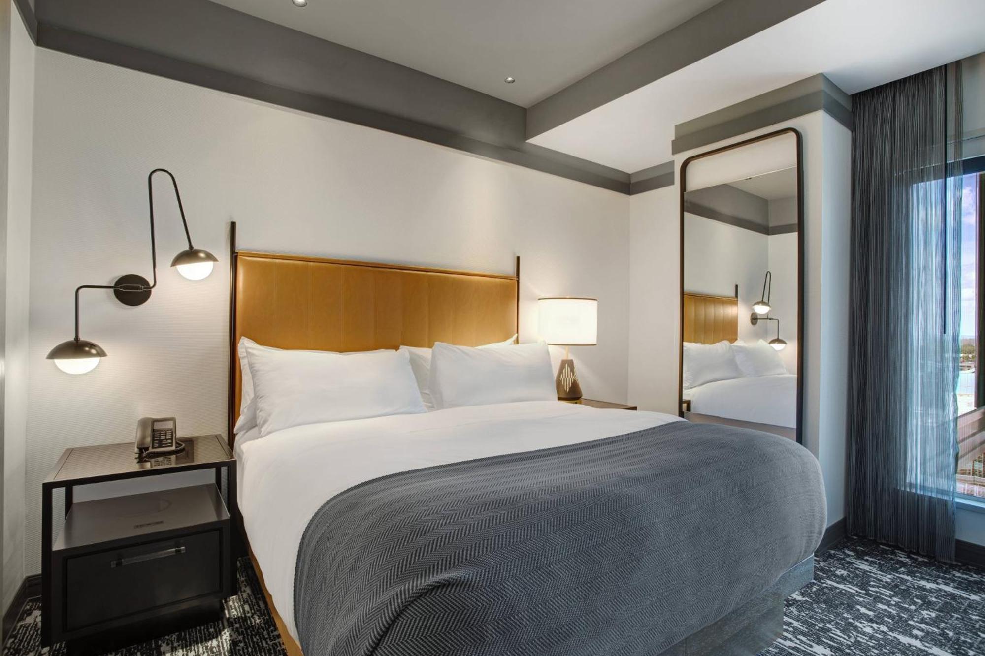 The Farnam, Autograph Collection 4* Omaha