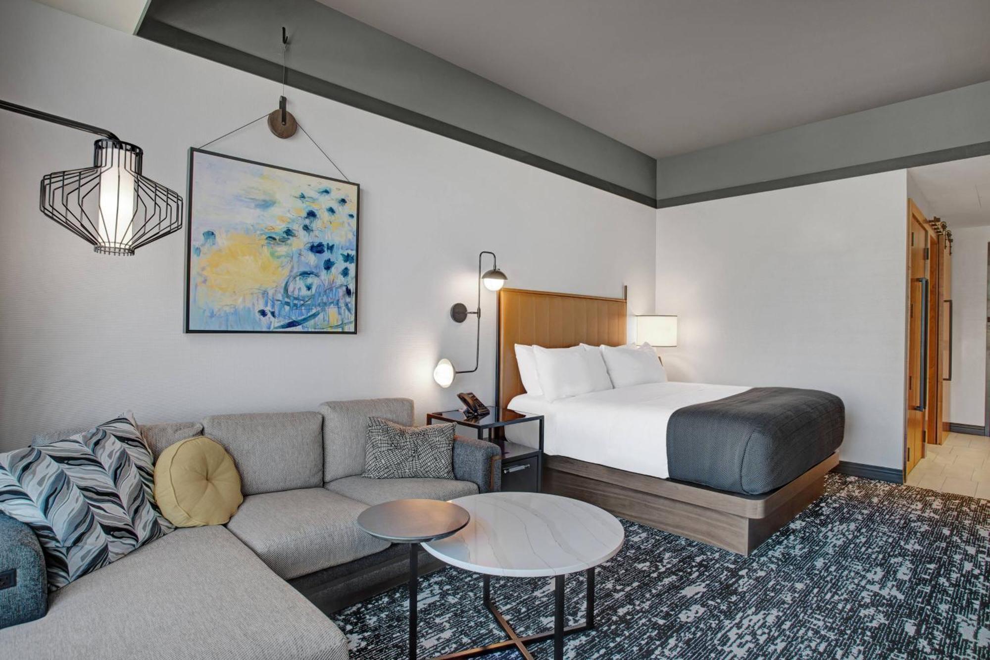 The Farnam, Autograph Collection Hotel