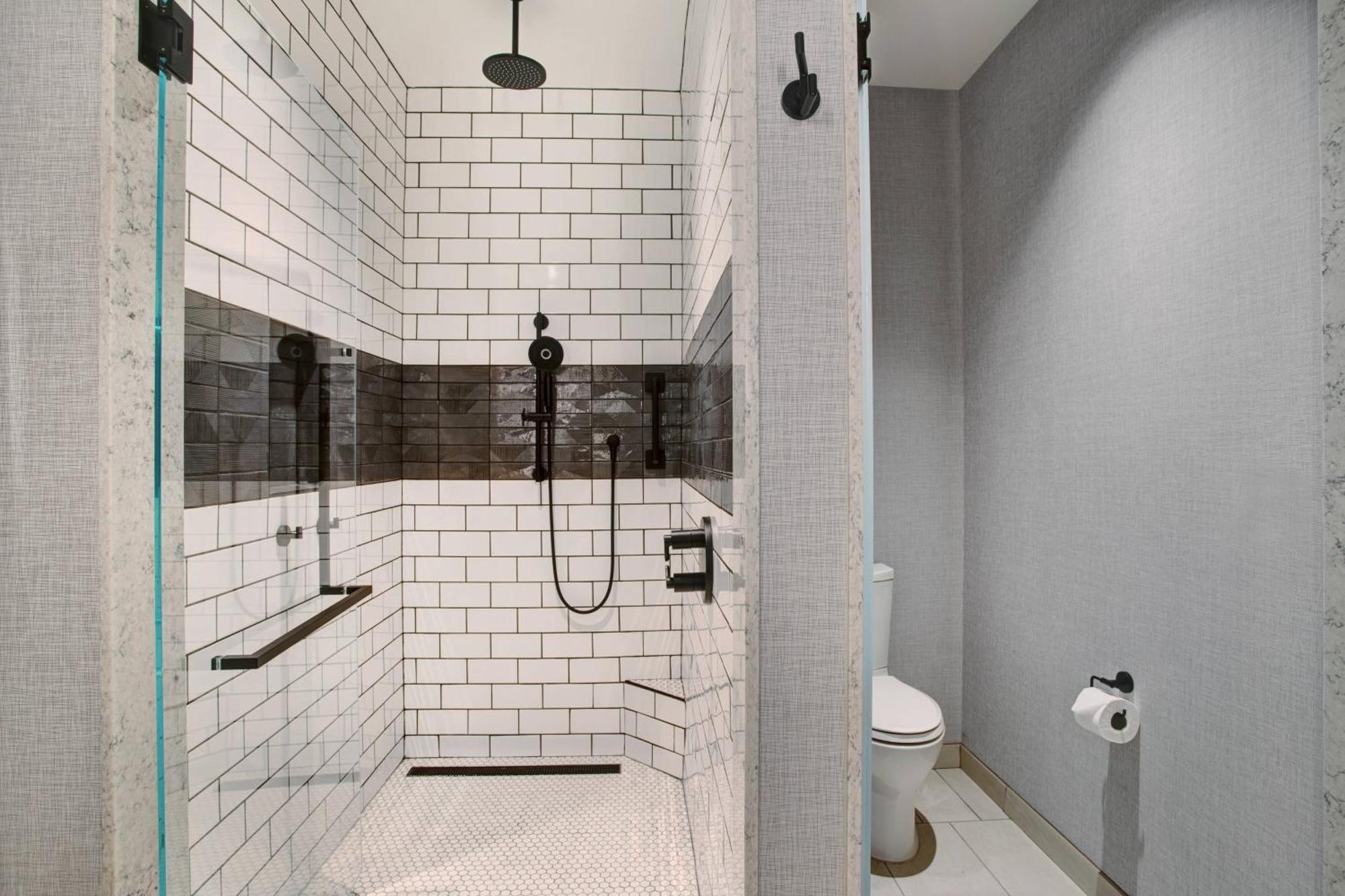 The Farnam, Autograph Collection Hotel 4*